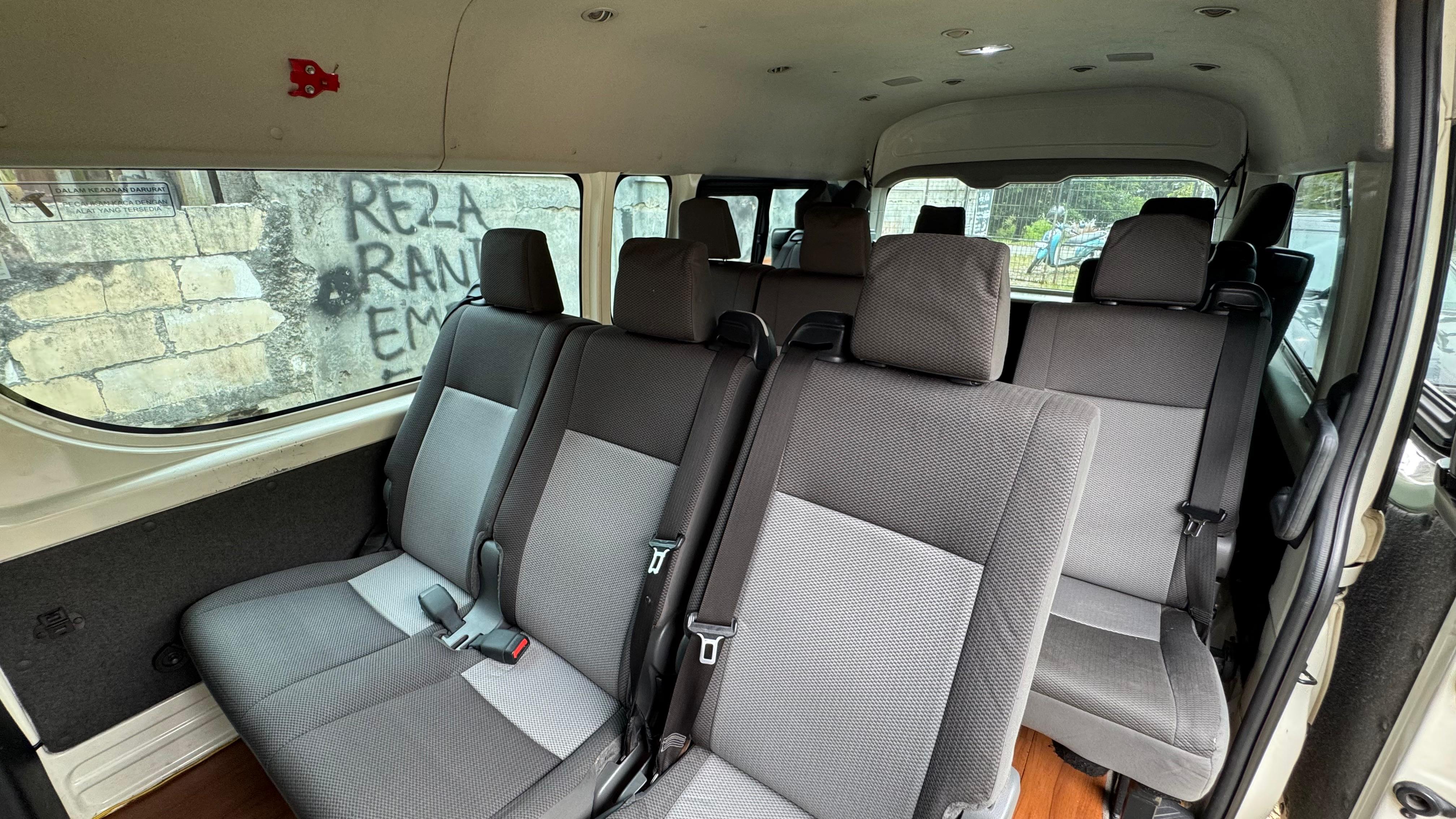 Hiace Premio 14 seat